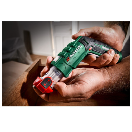Аккумуляторная отвертка Parkside Rapidfire 2.2 4 V со сменными насадками